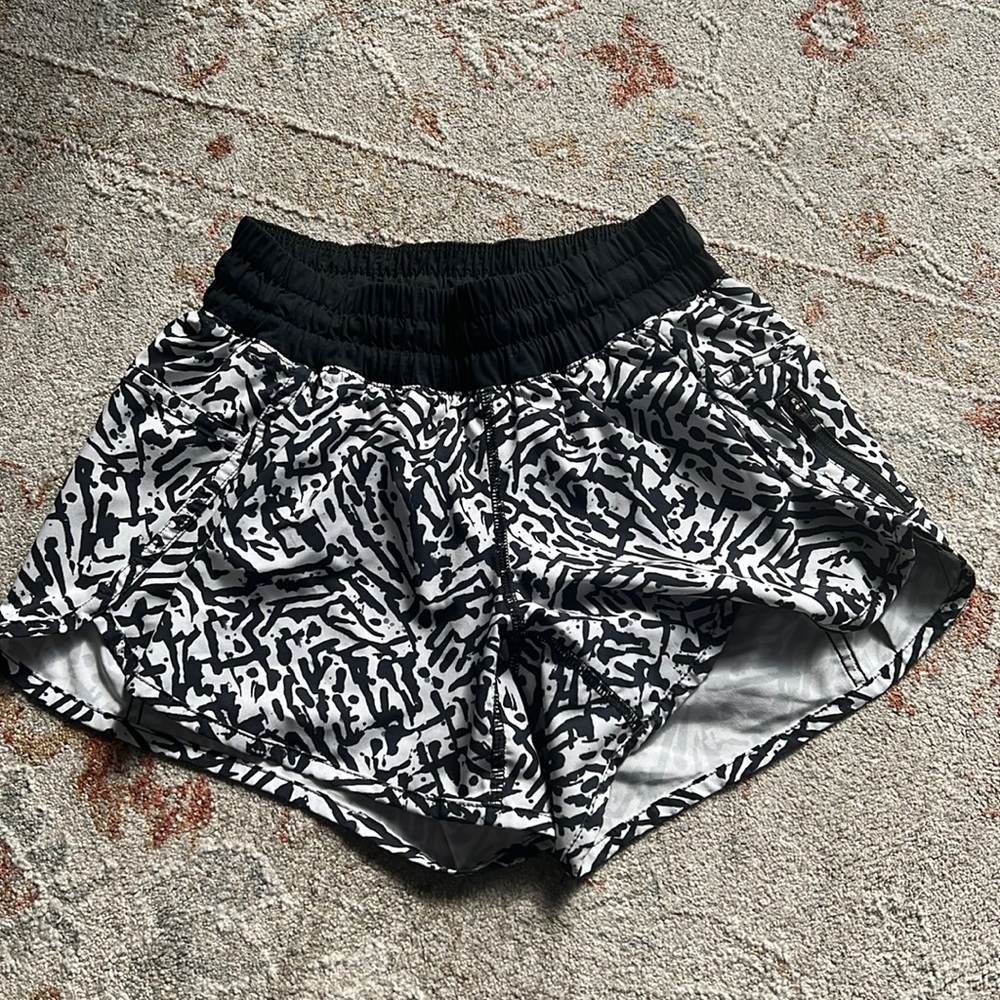 Lululemon short